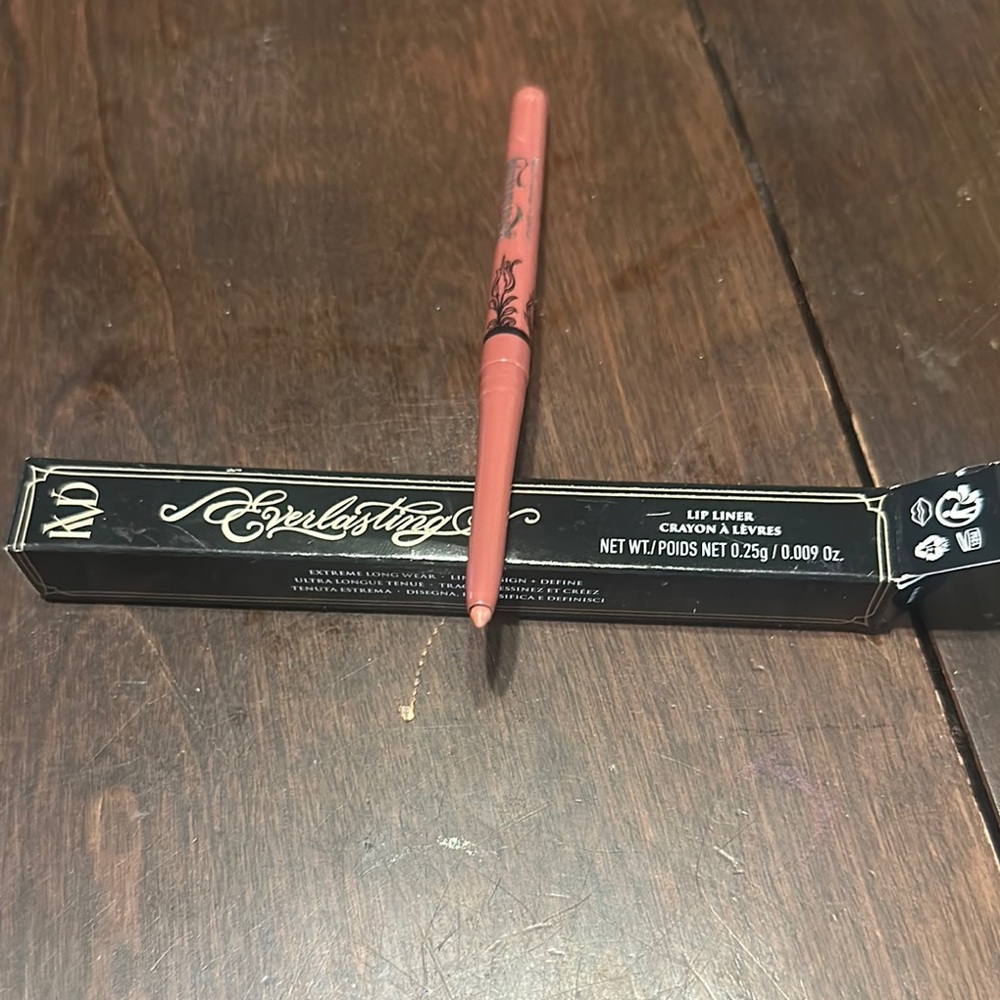 Everlast Pink Lip Liner Pencil Matte shade LOLITA